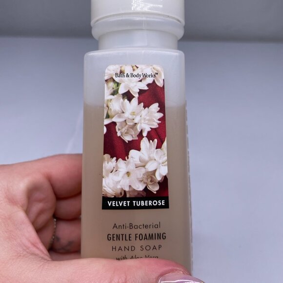 Bath & Body Works Velvet Tuberose Gentle Foaming Hand Soap Discontinued Expired - Picture 2 of 7
